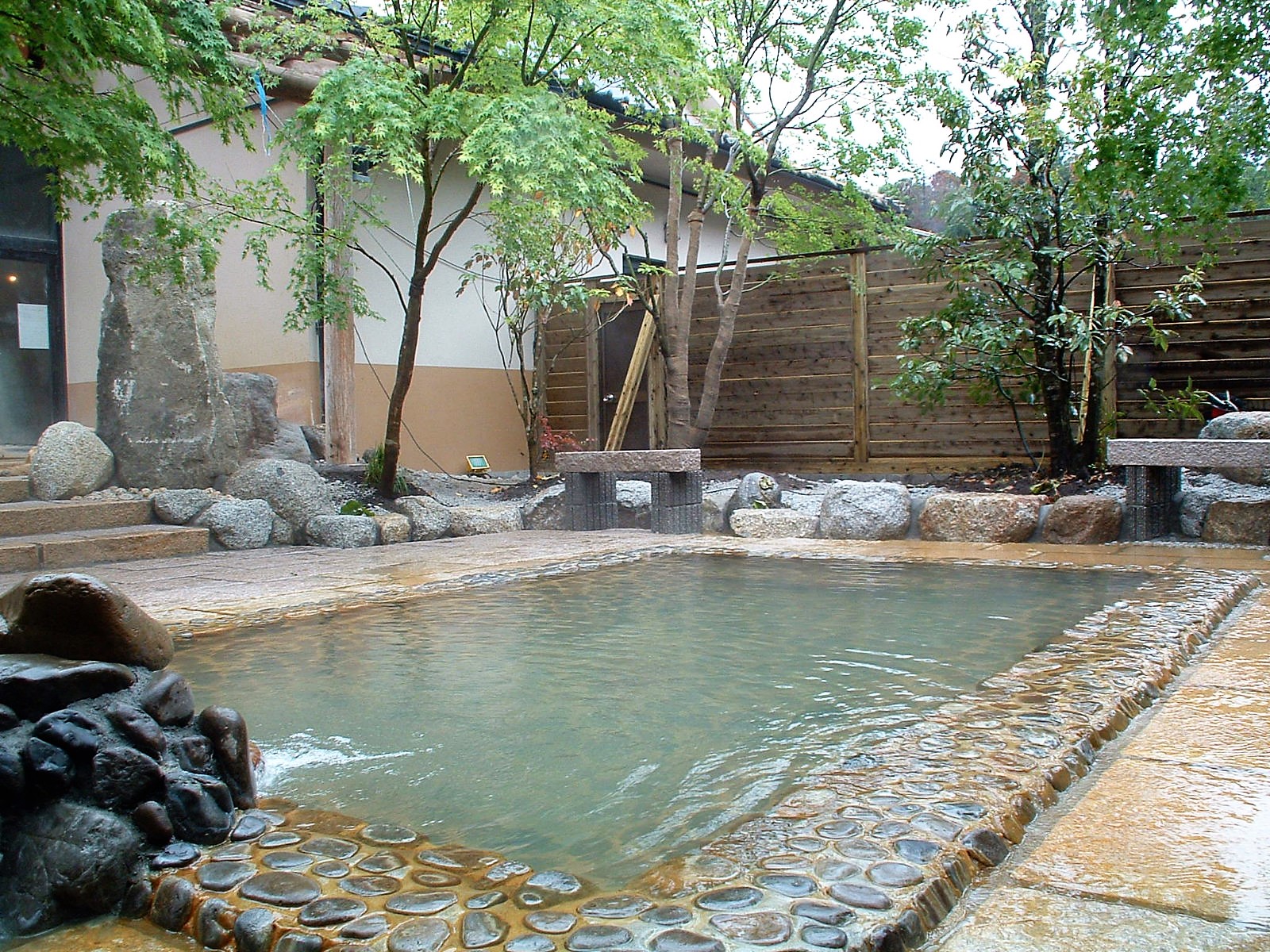 Inside Kannogo hotspring, an outside bath