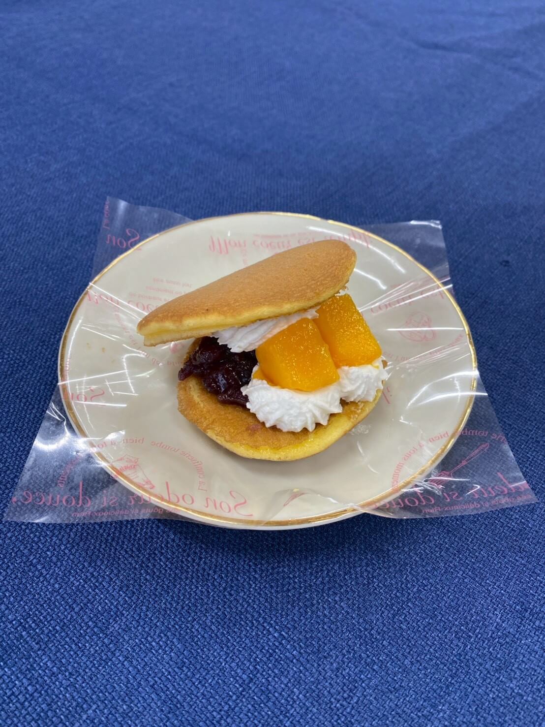 フルーツどら焼き